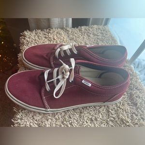 VANS OFF THE WALL CLASSIC SHOE SIZE 9